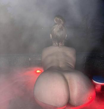 Coco, 22 Caucasian/White female escort, Nanaimo