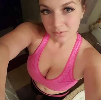 Lara, 25 Caucasian/White female escort, Nanaimo