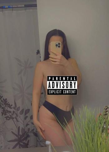 Scarett Rose & Bo Dix, 33 Caucasian/White female escort, Nanaimo