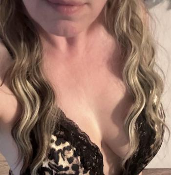 Kayleigh Rivers, 36 Caucasian/White female escort, Nanaimo